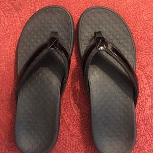 Vionic Black Tide II Toe Post Sandal EUC